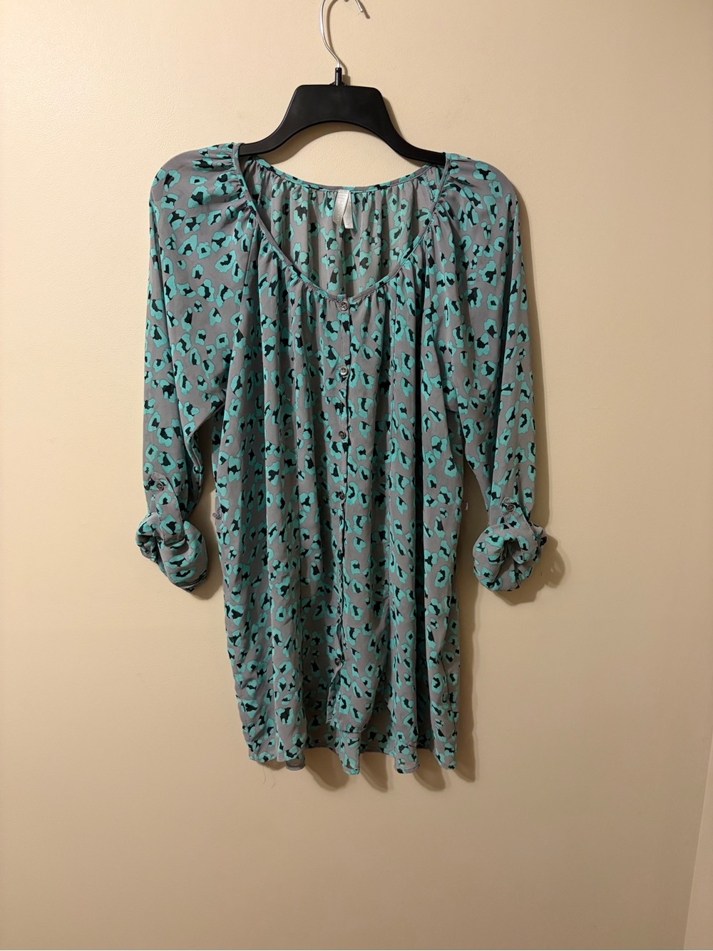 Vanity Gray Tunic with Teal Leopard Print Women’s XL